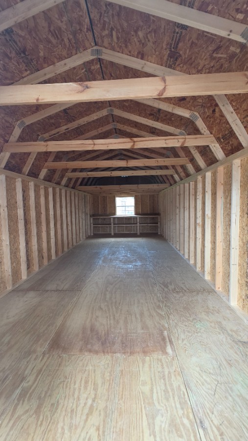 Traditional Barn image 2